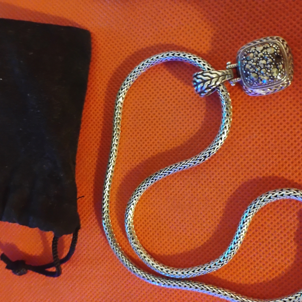 John Hardy Elegant Silver and Diamond 💎 Pendant Necklace